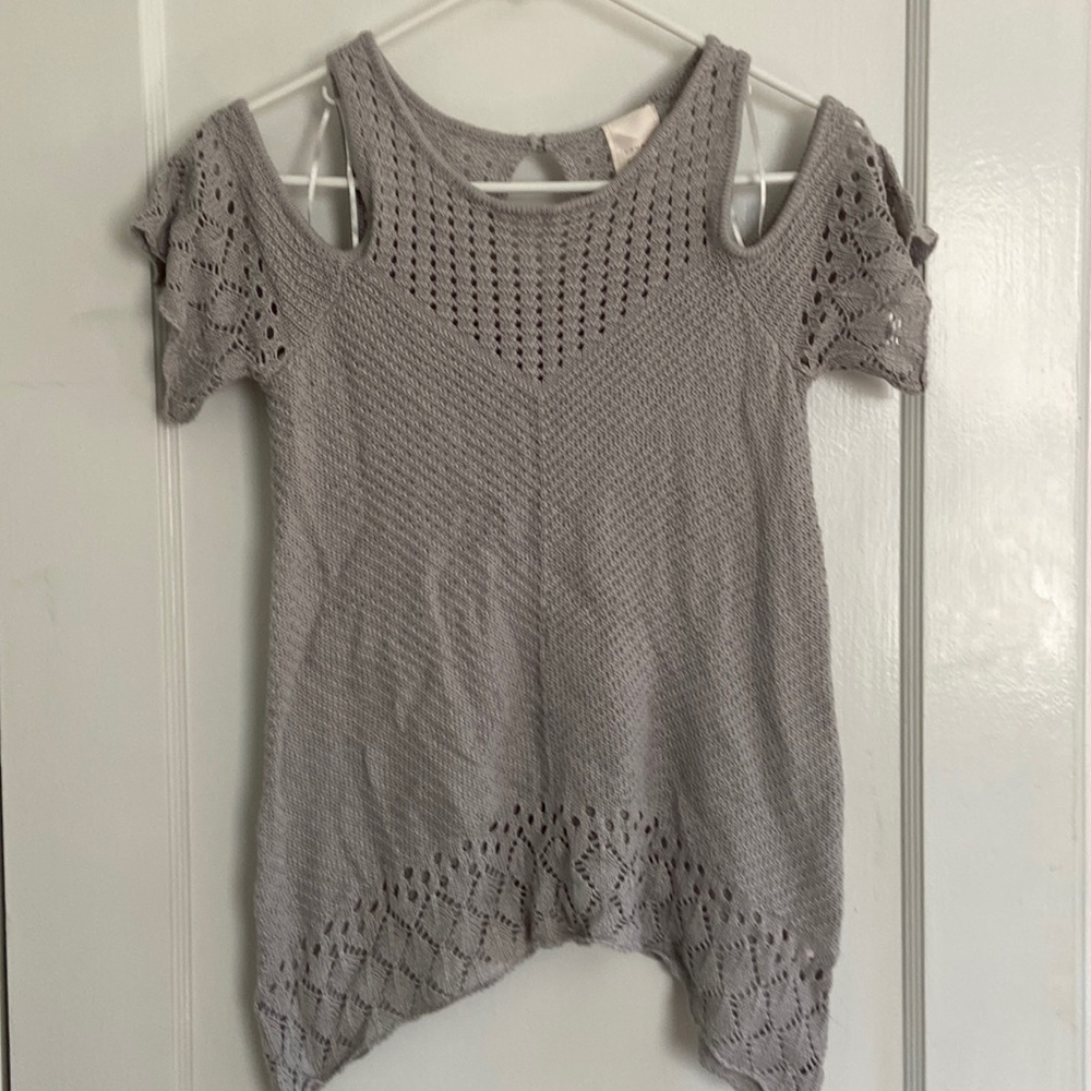 Gray Lauren Conrad knit shirt size small.